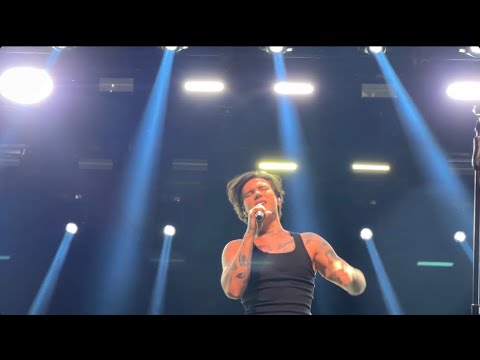 Видео: XOLIDAYBOY - Идиот // Москва 12.12.2024 @Xolidayboy___