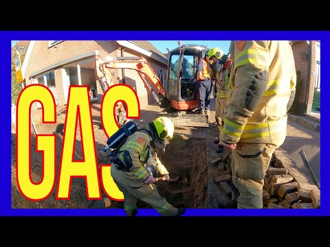 Видео: Экскаватор герметизирует утечку газа - ВОЛОНТЕРЫ ГОЛЛАНДСКИЕ ПОЖАРНЫЕ -