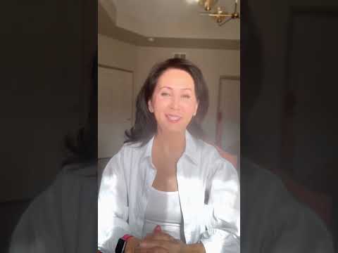 Видео: Следим за шеей и ответы на вопросы. Ингредиент Сквален и ретинол . #squalene #neck # beauty #health