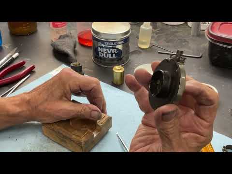Видео: 2559. Натирание иглодержателя воском слюдой Victor #2.