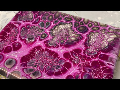 Видео: #111 Техника цветения - темное и знойное цветение и смахивание с Valspar PM |  Акриловая заливка