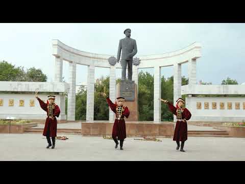 Видео: Танец калмыцких нойонов «Зәәснгә би»
