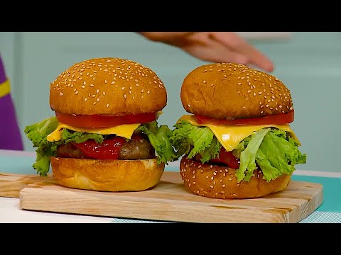 Видео: ☀️С добрым утром, малыши! Готовим бургер - Хрю-Шеф!
