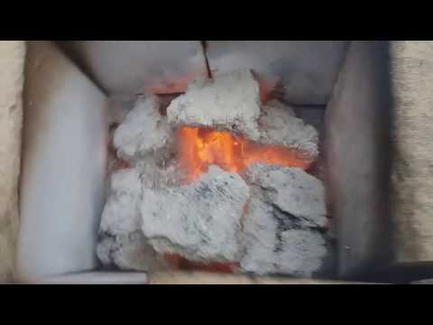 Видео: Какой из топливных брикетов лучше ? Видеообзор.