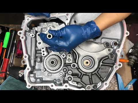Видео: Nissan Versa SV 1.6L 2012 - Часть 4/4 - Ремонт трансмиссии CVT - REF011A / JF015E