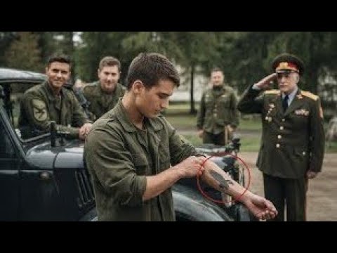 Видео: Все смеялись над его татуировкой… Пока генерал не отдал ему честь!
