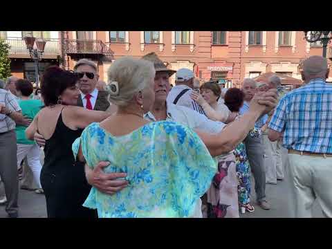 Видео: Танцуем под романс "Белой акации гроздья душистые!"