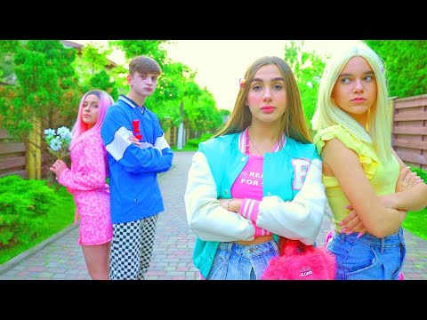 Видео: Дијана је сада најважнија у кампу! | Настја се заљубила у Зомбије🧟!