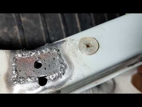 Видео: Замена радиатора на Almera Classic с АКПП.