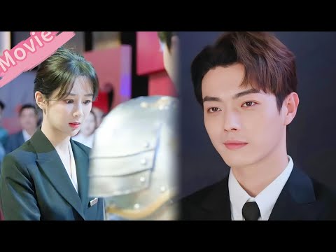 Видео: На приёме она видит предложение парня — босс холодно использует её! 💥🔥