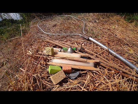 Видео: РЫБА КЛЮЕТ, БУТЫЛКА ПЛЫВЕТ. ПРОСТЫЕ СНАСТИ. Осенняя рыбалка на крупного карася и сазана.