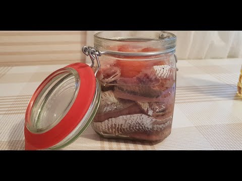 Видео: Сельдь домашнего посола