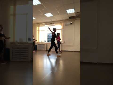 Видео: Кардио тренировка с дополнительным весом без прыжков! Подойдет всем!