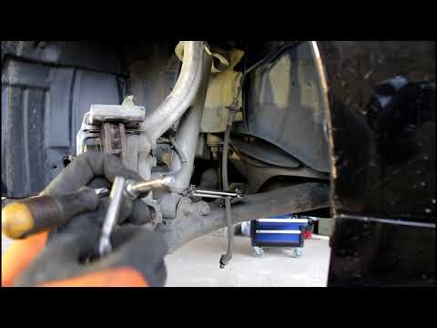 Видео: Переборка передних суппортов и замена колодок на Lexus IS 250  2007 года  Лексус Ис 250