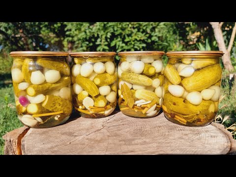 Видео: Просто ЧУДО! СЪЕДАЮТ БАНКУ ЗА РАЗ! Маринованные хрустящие огурчики с луком на зиму! Готовьте много!