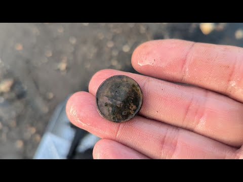 Видео: Открытие сезона копа, пляж ... Копаю с Nokta Score Tripl 3