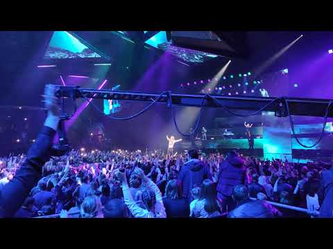 Видео: Олег Винник - Вовчиця (на біс)