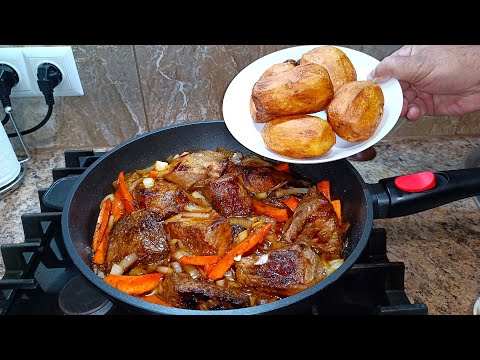 Видео: Всегда Готовлю Мясо так! Вкуснее Рецепта Нет! Шикарное блюдо! Мясо с Картошкой просто тает во рту!
