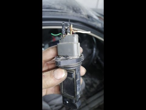 Видео: Nissan Sunny  глохнет после прогрева