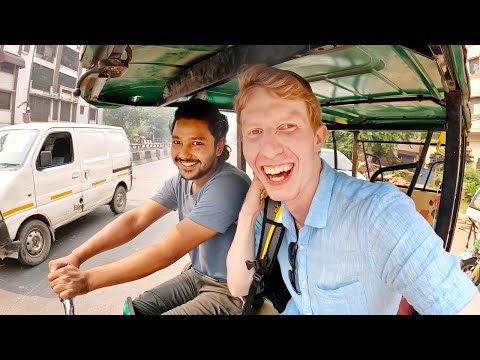 Видео: Индийский водитель рикши везёт меня на экскурсию «Тутан» в Дели 🇮🇳