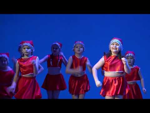 Видео: Новогодние танцы