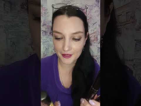 Видео: Небольшой обзор декоративной косметики которой я пользуюсь для создания макияжа 💄