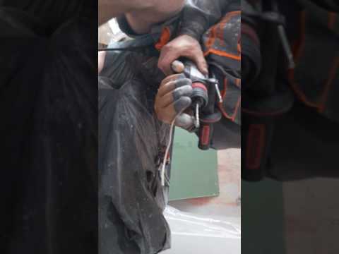 Видео: Как вытащить заклинивший бур из перфоратора.