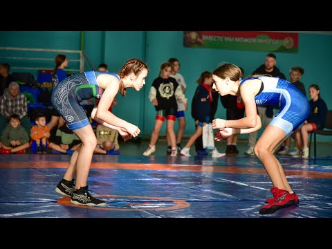 Видео: Традиционный открытый республиканский турнир по вольной борьбе среди юношей и девушек в Кричеве 