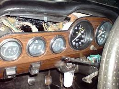 Видео: Замена панели приборов ваз 2106.