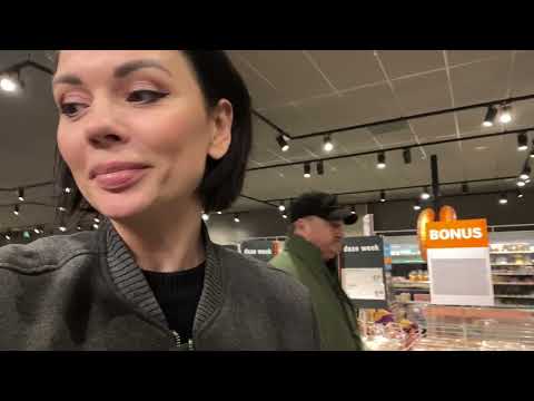 Видео: Домашние хот доги и пустые полки в Бельгии 12 февраля