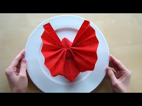 Видео: Бабочка из салфетки 🦋 Как сложить салфетки: Бабочка