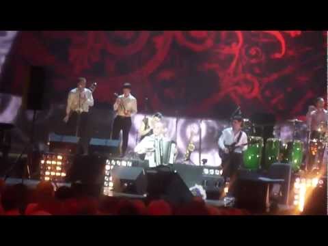 Видео: Елена Ваенга - Кремль 21.12.2011 (2 отд.)