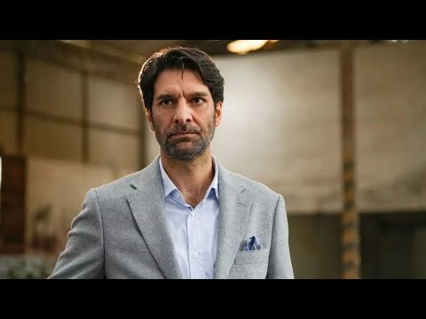 Видео: ¡Танер Румели элогио Демет Оздемир и Чагатай Улусой!