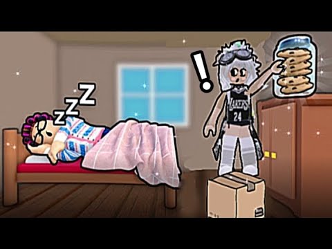 Видео: Сбегаю от злой бабушки 😱!