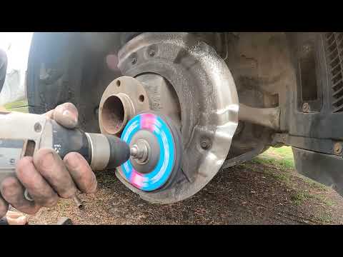 Видео: Замена тормозных дисков BMW F10 01