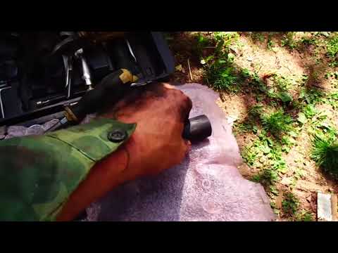 Видео: Где находится датчик давления масло в Volkswagenе T5 двигатель AXD  и как его снять