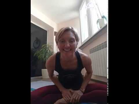 Видео: Аштанга йога, разбираем асаны первой последовательности. Часть 5.