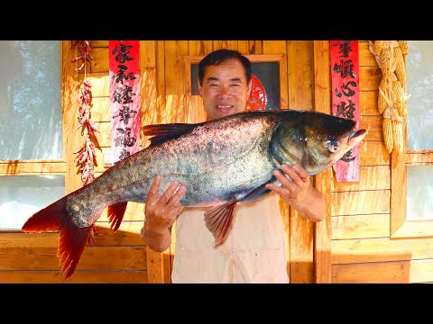 Видео: Гигантская рыба, тушеная в горшочке из свиных кишок! Супер вкусный, настоящий свежий!