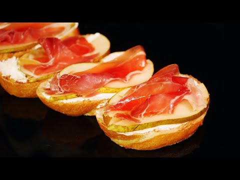 Видео: ГАРМОНИЧНОЕ СОЧЕТАНИЕ! Брускетта с хамоном и грушей | Bruschetta with Jamon & Pear