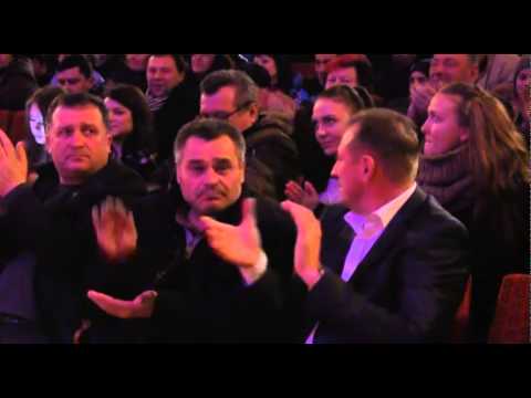 Видео: Песню "Есть такие люди - гагаузы" в исполнении Валерия Юг в Чадыр -Лунге слушали стоя