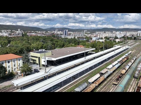 Видео: Какво скриха в стената на новата гара в Стара Загора?
