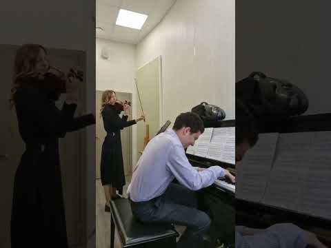 Видео: М. Финкель "Ad extremum"(III и V)из цикла для скрипки и фортепиано.Солистка А.Сыч партия ф-но—автор)