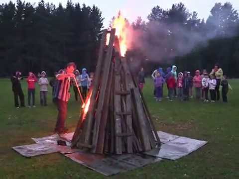 Видео: ДОЛ «Зарница» Костёр (3-смена 2016)