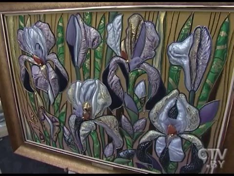 Видео: Текстильная графика: сестры-близнецы из Минска уже 30 лет творят шедевры из ткани