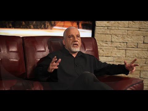 Видео: Паулу Коелю разказва как е изкарал Великден