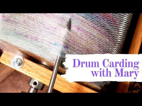Видео: Кардочесание на барабанном кардочесальном станке Brother Deluxe 90 TPI с Мэри от Camaj Fiber Arts