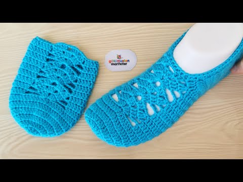 Видео: Вязаные очень стильные легкие пинетки - модель носков - вязаные тапочки