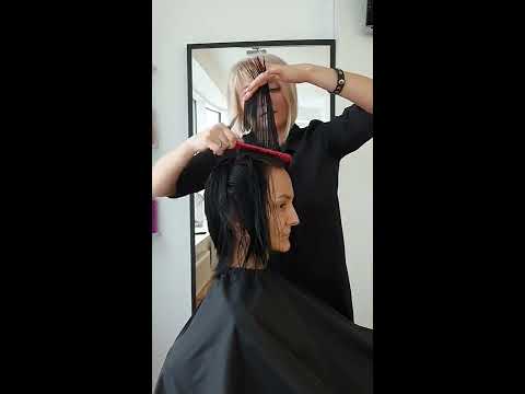 Видео: Модная женская короткая текстурная стрижка /Fashionable women's short texture haircut