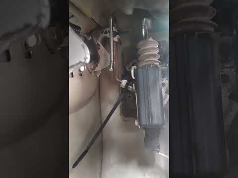 Видео: Ремонт механизма открывания наружной ручки двери автомобиля Рено Логан