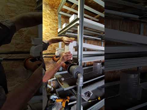 Видео: 6-3 Сборка проточной гидропонной установки. Монтаж всех компонентов на герметик